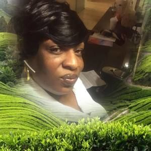 Meet your Posher, Dionne